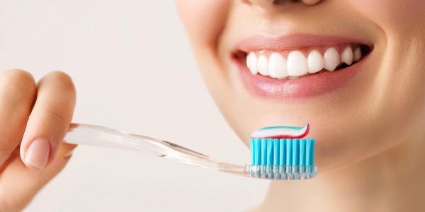 Cuidando tus Encías: Descubre el Poder de Lacer para una Sonrisa Saludable